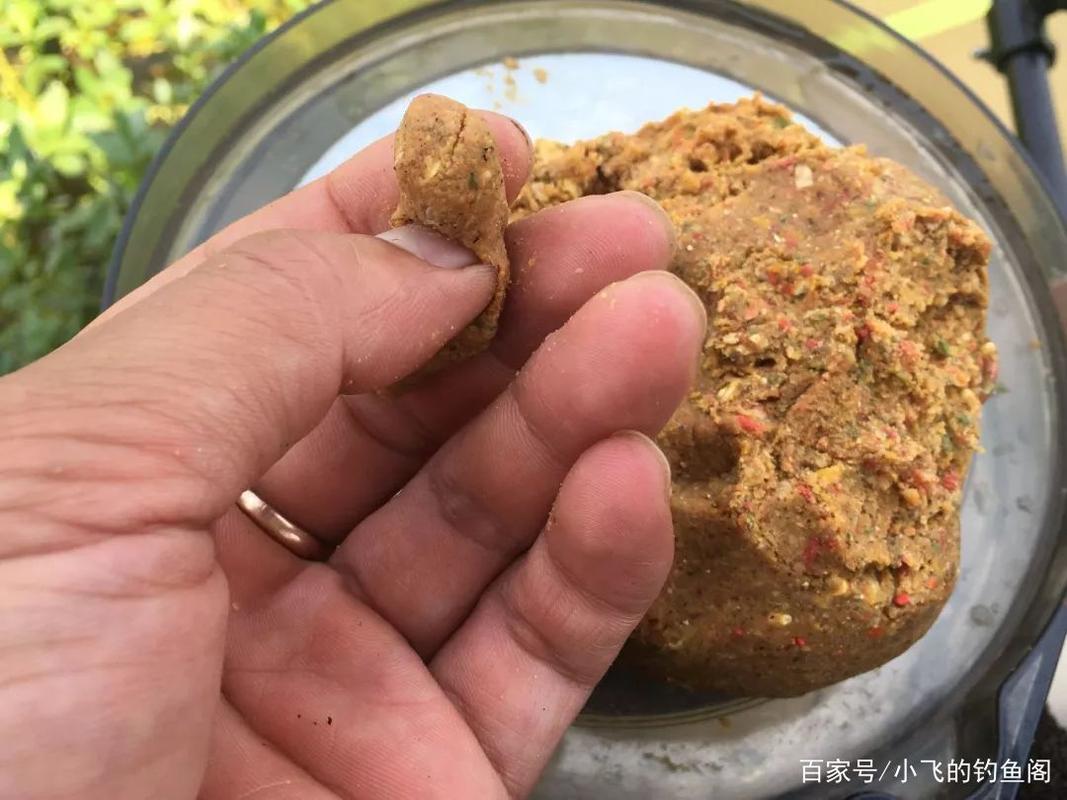 在河里钓鱼如何配料，在河里钓鱼用什么鱼食！